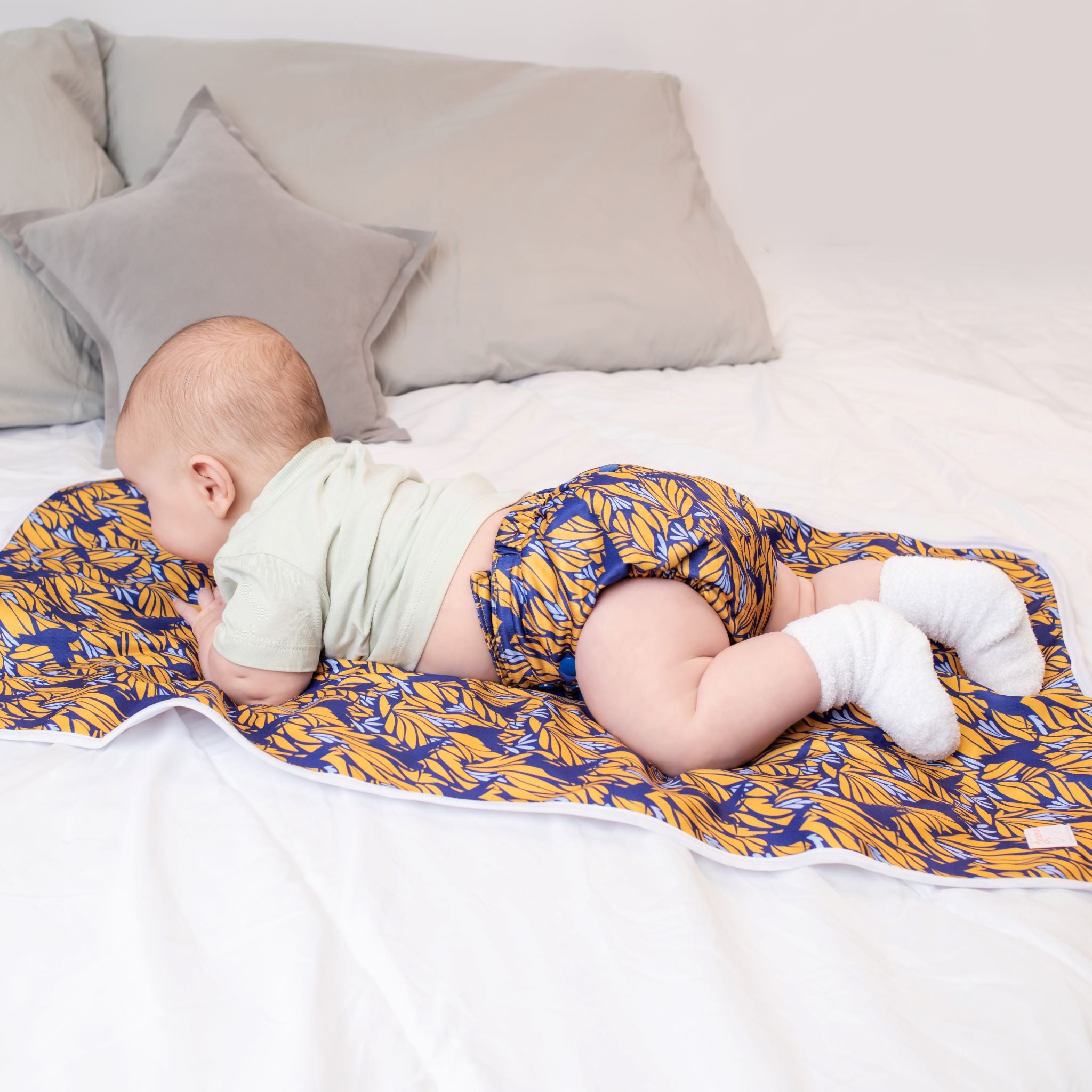 Travel Mat | Look No Feather - Monarch