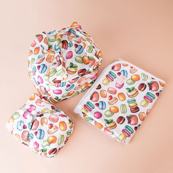 Eco Gift Bundle (4 Nappies + Pod + Mat) | Hey Macarona