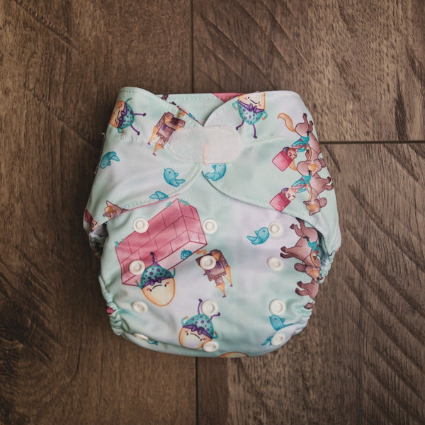 Alcmena | V3.5 Snap & Wipe Cloth Nappy | Dumpty (Hook and Loop Only) - Monarch